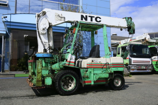 ミニクレーン(吊上げ能力:最大2.9t) ミニクレーン(吊上げ能力:最大2.9t)