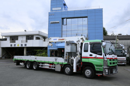 10t ユニック車(最大積載量:10,500kg) 10t ユニック車(最大積載量:10,500kg)